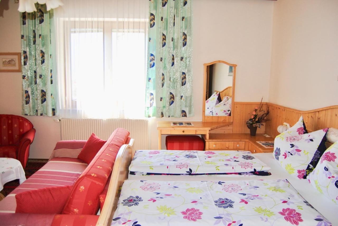 Guest house Fruehstueckspension Kirchenwirt